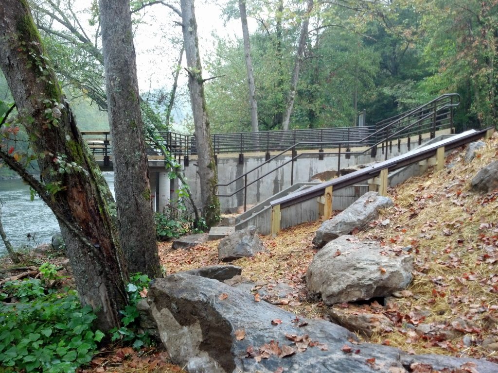 Fishing Pier "Fortress”, put-in, and boat slide on the Oconaluftee River